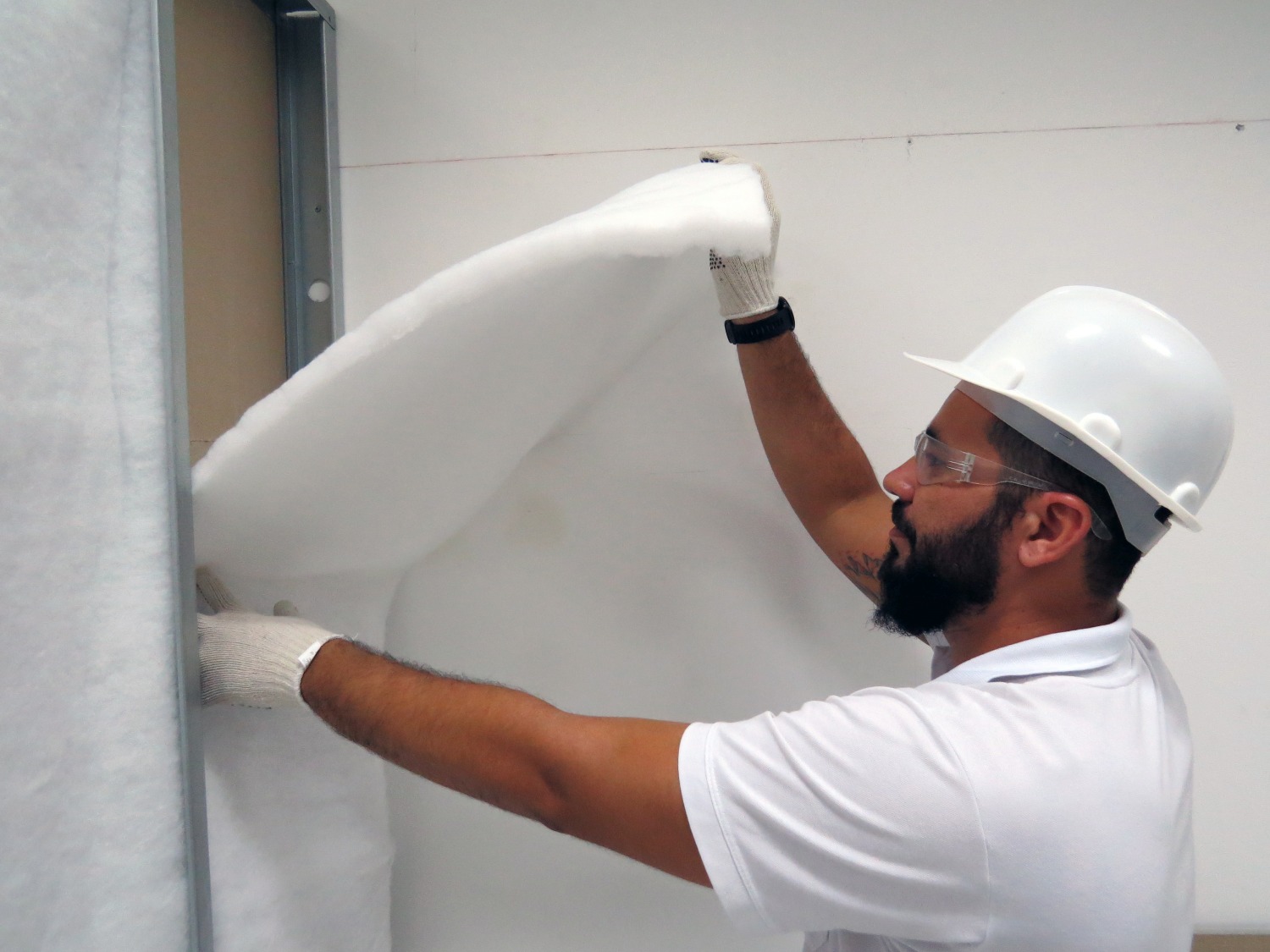 Trevo Drywall fornece lã de PET ecológica - Fabricado pela EcoFiber, produto conta com fibras de PET reciclado na sua composição